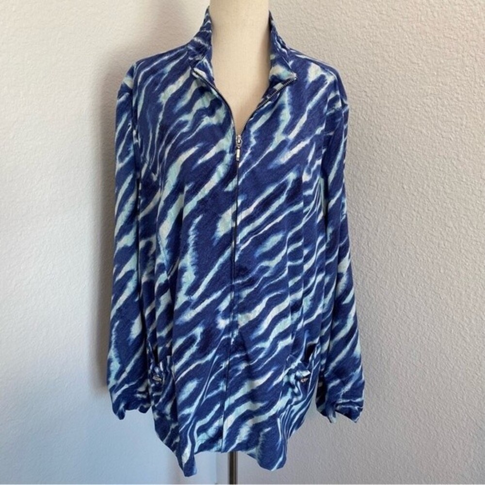 Chico's Zenergy Blue White Abstract Watercolor Pattern Full Zip Pockets Size 20